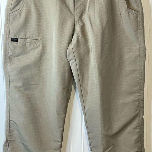 5.11 Tactical Chino Pants Mens Size 32x30 Khaki Military Straight Flat Front - Picture 3 of 8